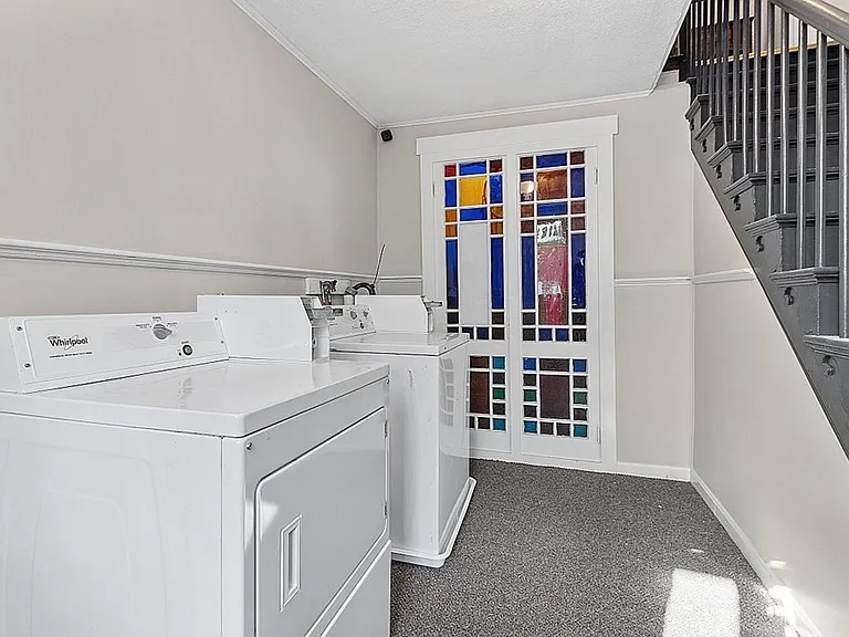 8 Main St #2-R — Photo 3