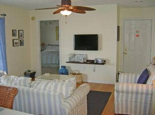 2140 Apio Ln, Honolulu, HI 96817