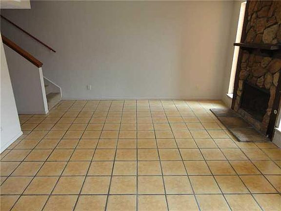 3rd image of 1594 Bengal Dr APT G