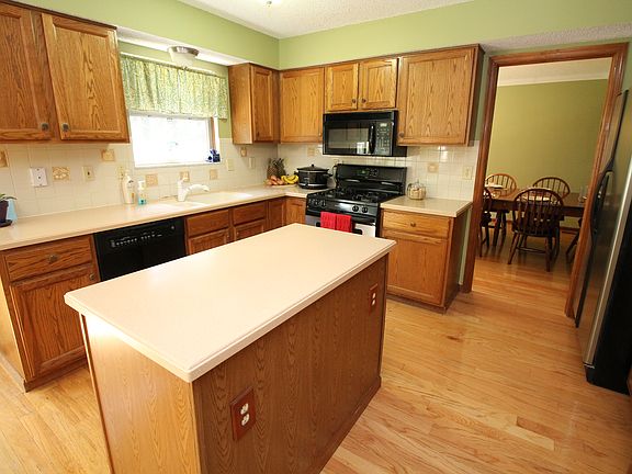 4th image of 1179 Hickory Grove Ct