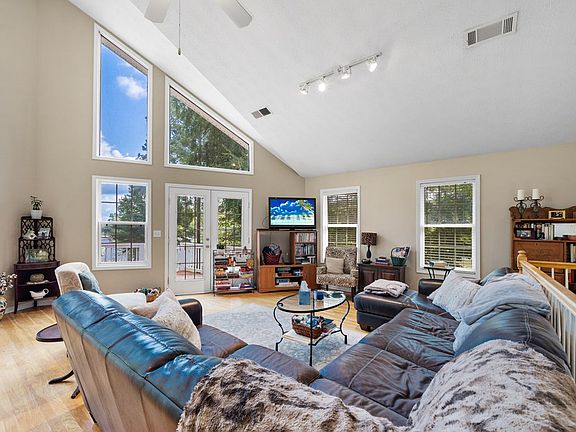2nd image of 88 Woodland Way
