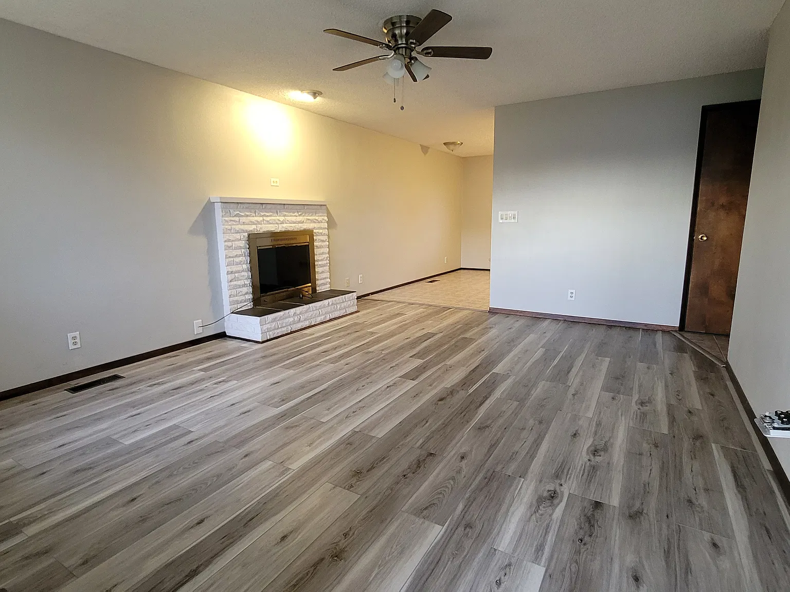 735 W D St — Photo 2
