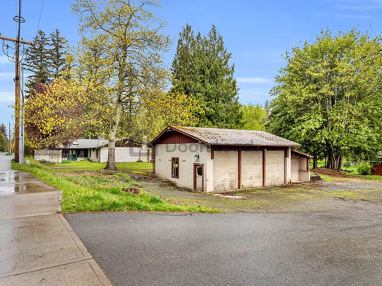 21805 SE 4th St — Photo 47