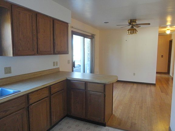 4th image of 35645 Lucinda Dr