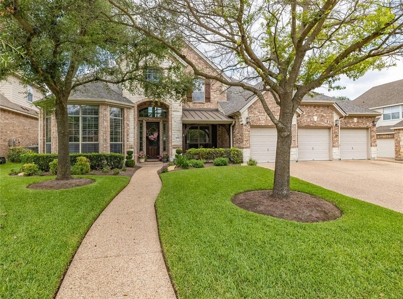 4 bed, 3.5 bath, 3877 sqft, $3,500 — Photo 1
