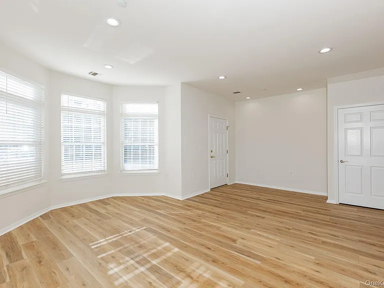 11 Jacqueline Way — Photo 8
