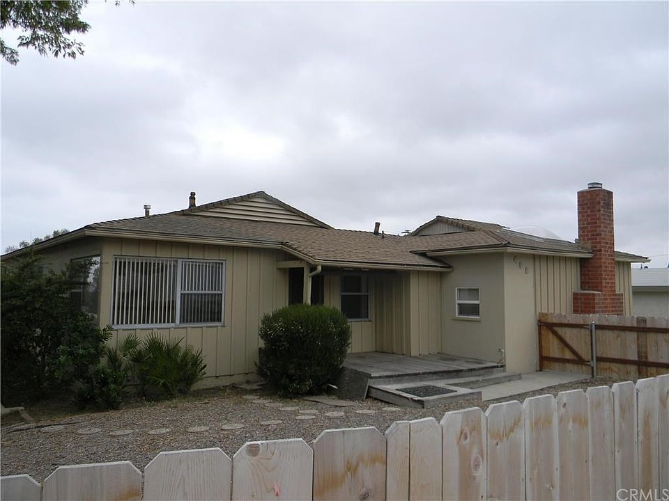 1st image of 498 Vista Pl