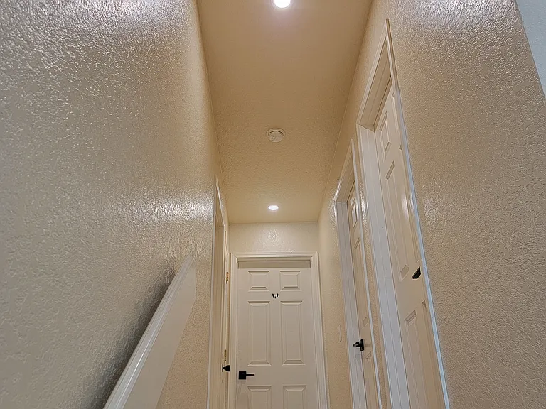 901 N Richmond Ln — Photo 11