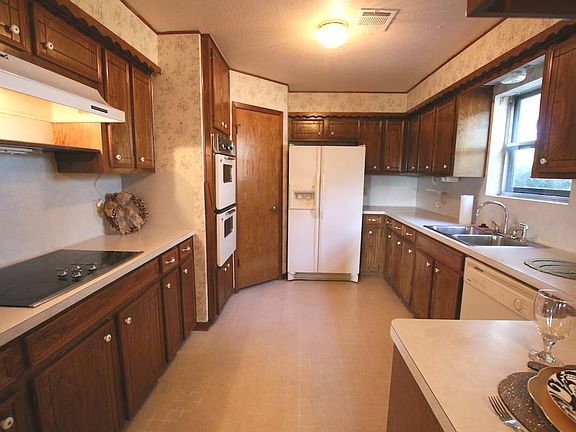 4th image of 410 W Forrest Ln