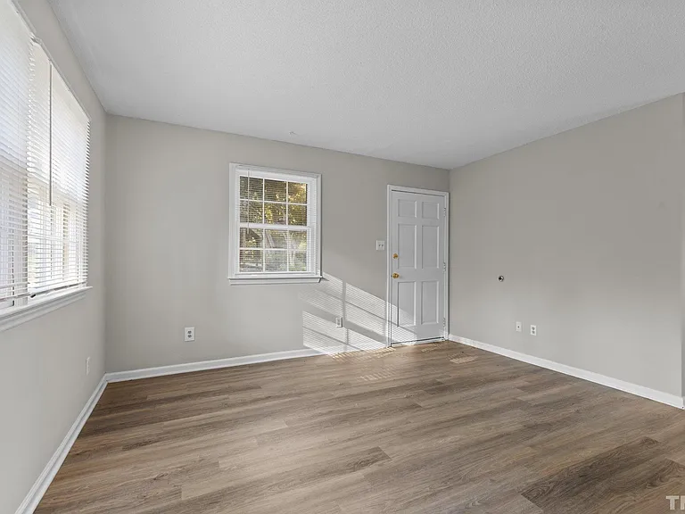 1823 White Oak Rd #B — Photo 4
