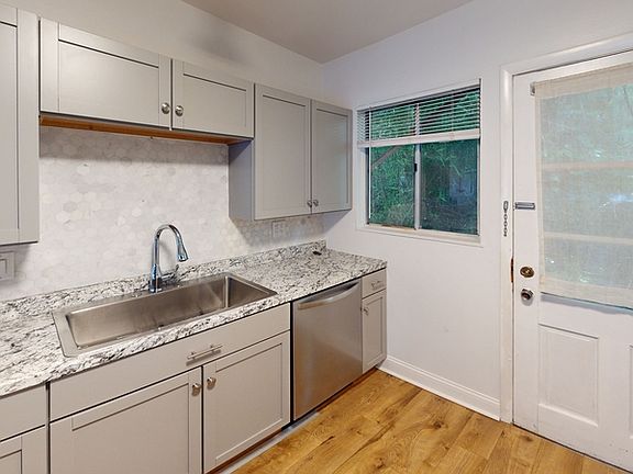 2nd image of 1114 Fountain St APT A
