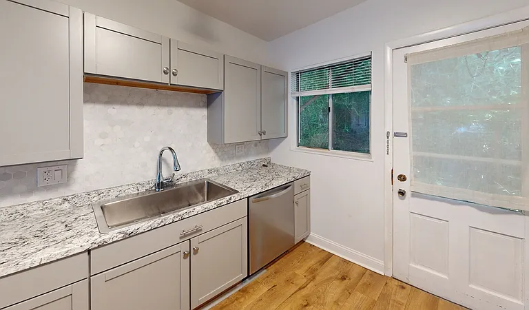 1114 Fountain St #A — Photo 2