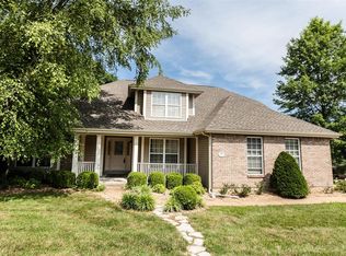 2935 Marchbanks Pl, Saint Louis, MO 63129