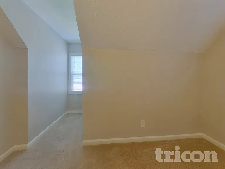 1145 Woodington Cir — Photo 12