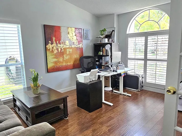 310 Woodleaf Dr — Photo 10