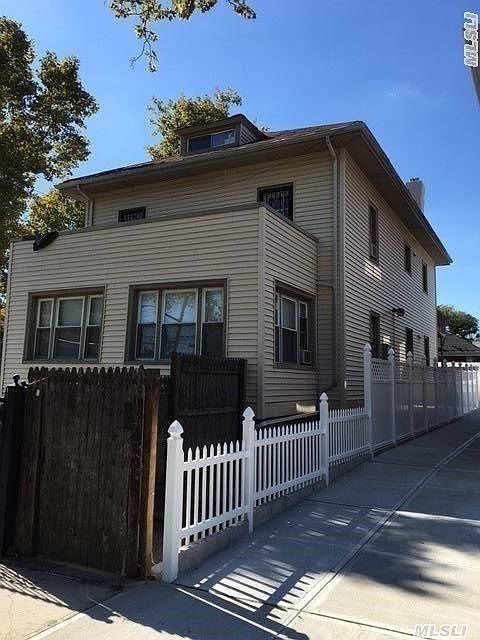 2nd image of 15719 Laburnum Ave