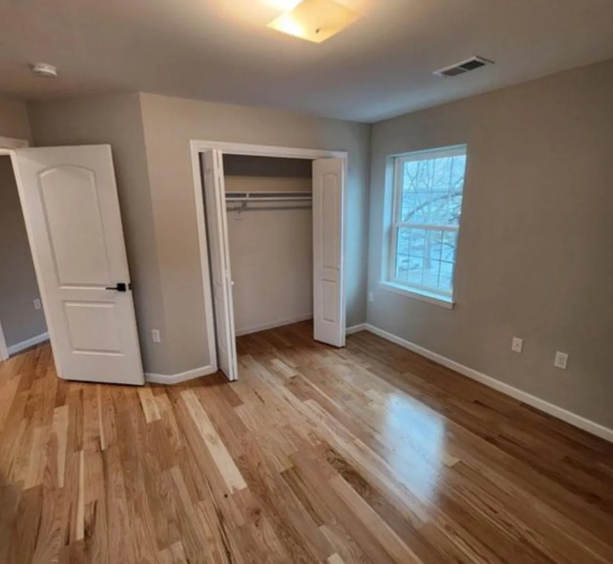 1 bed, $1,200 — Photo 4