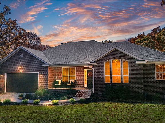 2nd image of 104 Woodlou Ln