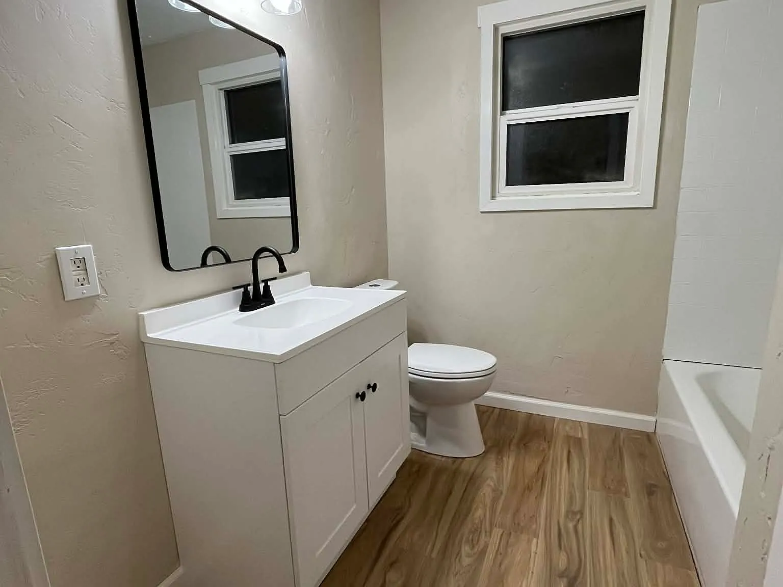1336 N Lafayette Ave — Photo 4