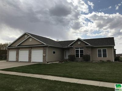 1399 Ryder Cup Ct, Le Mars, IA, 51031