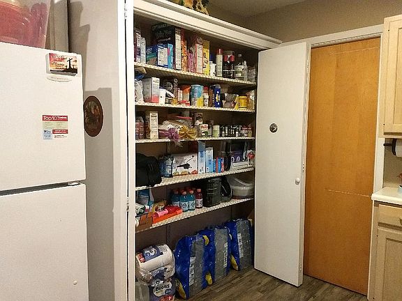 2nd image of 909 Stewart Ave