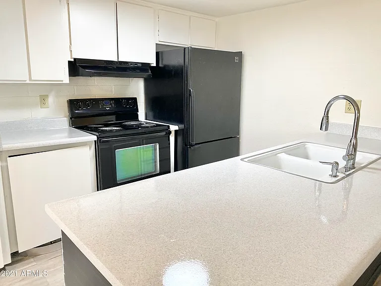 8529 E Portland St — Photo 5