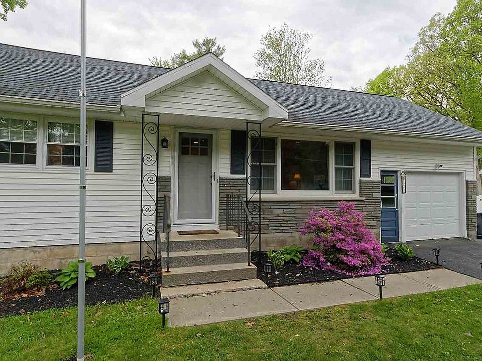 1st image of 321 Moonlight Dr