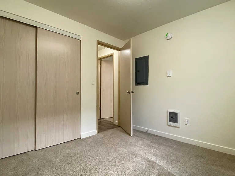 Canyon Ridge Apartments — Photo 16
