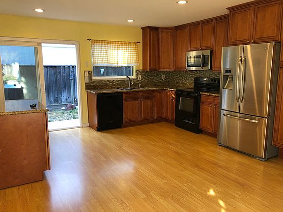 4th image of 7084 Via Pacifica