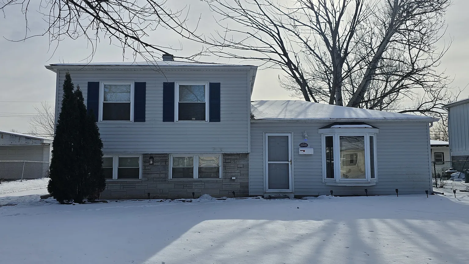 22441 Yates Ave photo 1