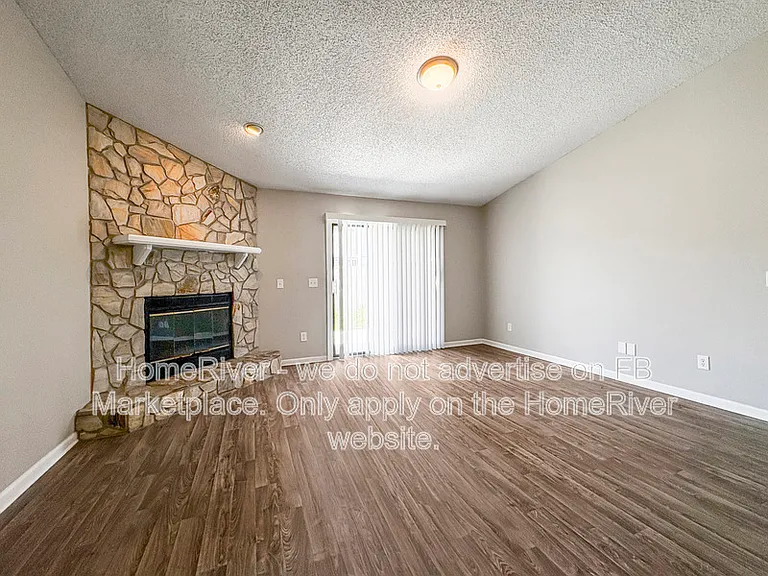 7966 Amandas Crossing Dr E — Photo 5