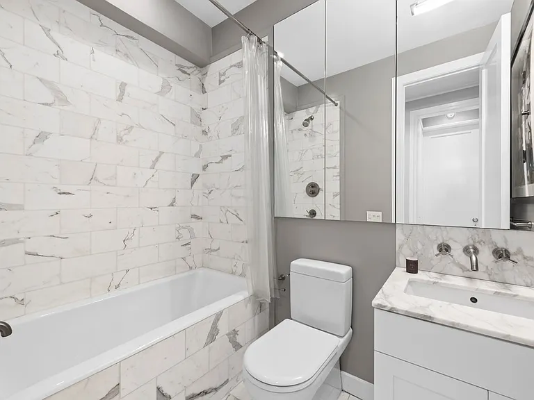 132 E 19th St #4EW — Photo 11