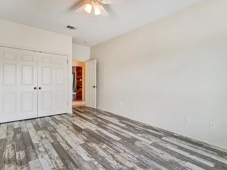 203 Dunkeld Dr — Photo 27