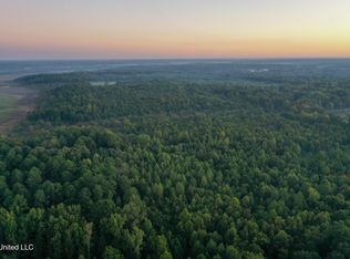 Davis Ln, Hernando, MS 38632