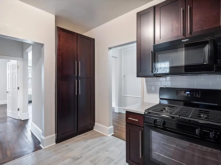625 Elm St. Apartments — Photo 10