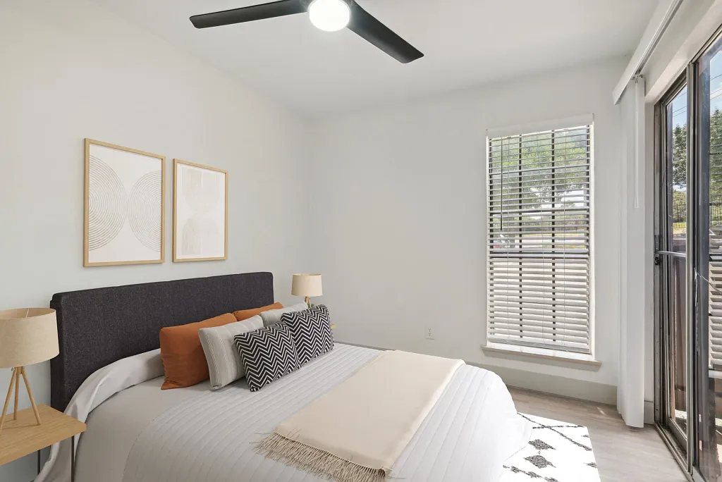 Cross Creek Apartments — Photo 3