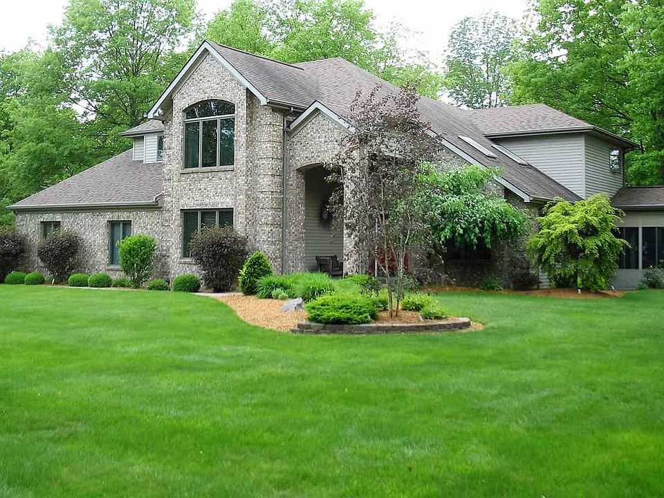 For Sale: 100 Wabash valley drive, Geneva, IN 46740