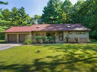 201 W Barlow Rd, Hudson, OH 44236