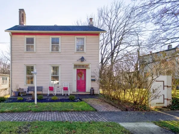 35 W Main St, Clinton Town, NJ 08809