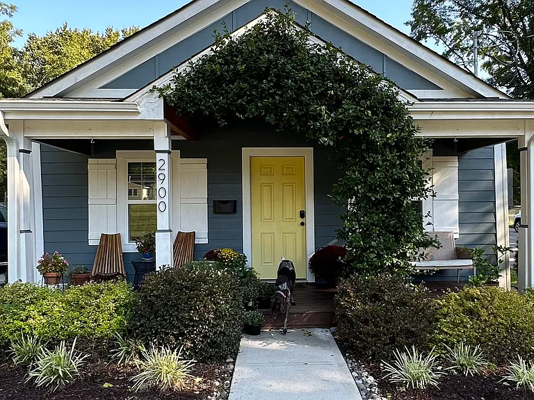 2900 Woods Pl — Photo 1