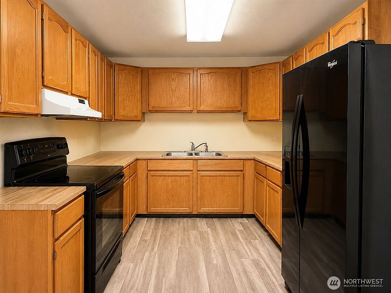3rd image of 3511 SE 6th Street