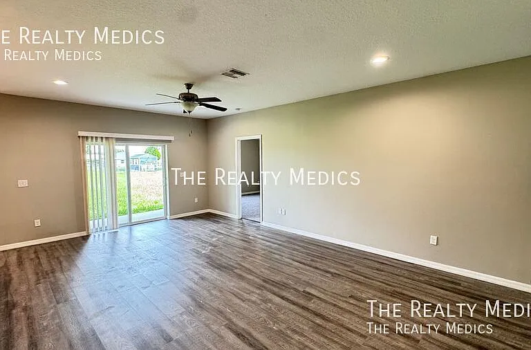 8219 Cozumel Ln — Photo 15