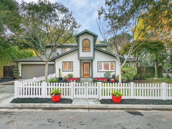 121 Whitney Ave, Los Gatos, CA 95030