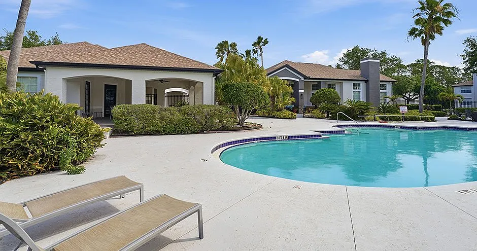 Lakes at North Port Apartments