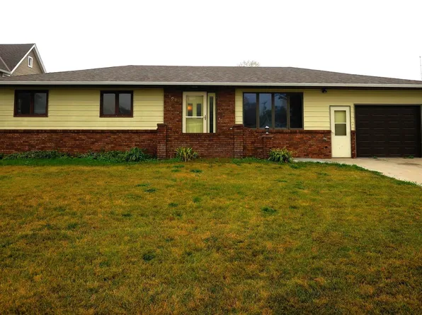 403 Pine St, Humphrey, NE 68642