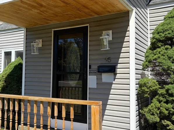 45 Tunxis St, New Britain, CT 06053