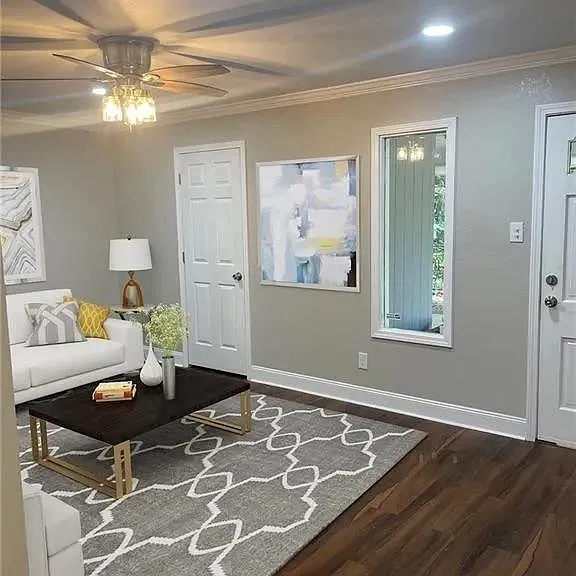 5425 Norden Dr S — Photo 3