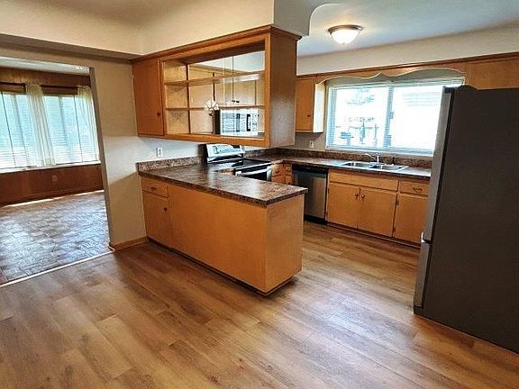 4th image of 5274 Earl Dr