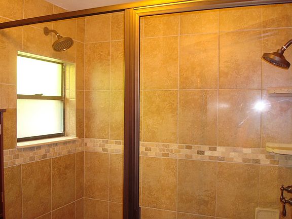 3rd image of 387 Mainsail Ct