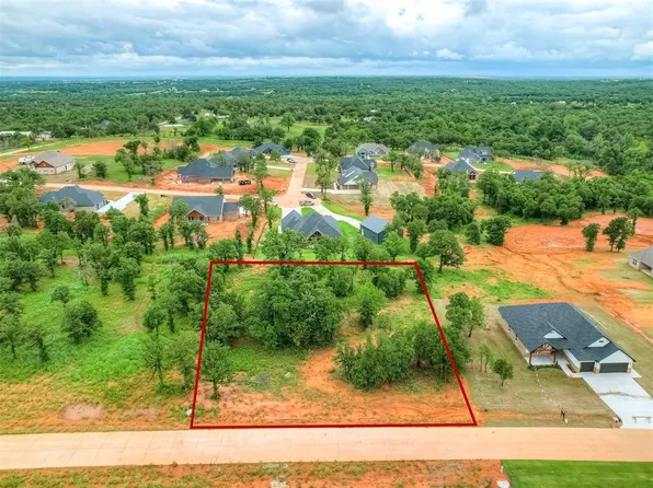 3000 Deer Run Trl #18, Guthrie, OK 73044